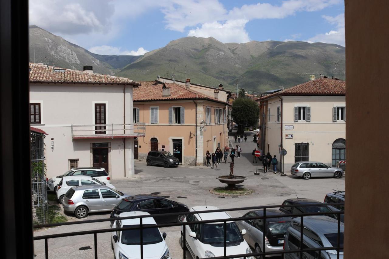 Affittacamere Garibaldi Norcia Bagian luar foto